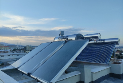 Antalya’da bulunan güneş enerji sistemleri firması olarak, en kaliteli malzemelerden temin ettiğimiz gün ısı panellerini sizlere getirerek sıcak su kullanımınızı sağlıyoruz.